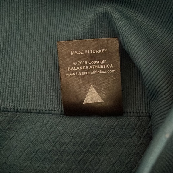 Balance crop top and leggings set, Size Medium - Picture 9 of 13